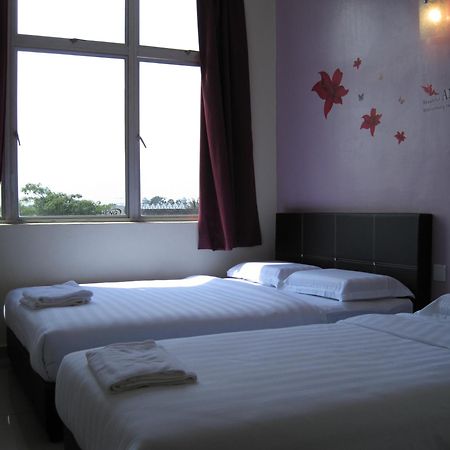 Max Inn Hotel Parit Raja Ruang foto