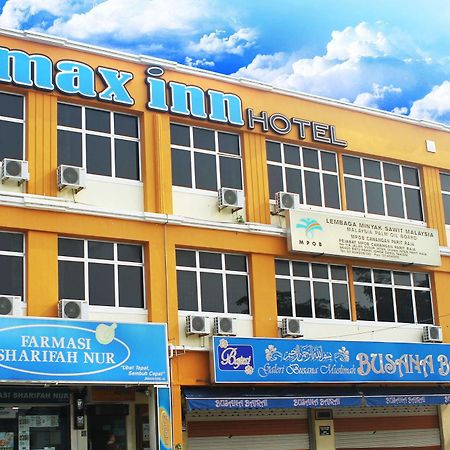 Max Inn Hotel Parit Raja Bagian luar foto