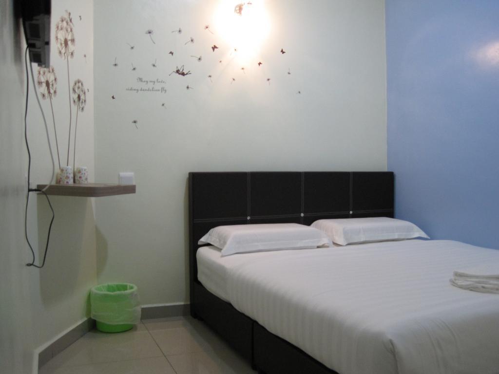 Max Inn Hotel Parit Raja Ruang foto