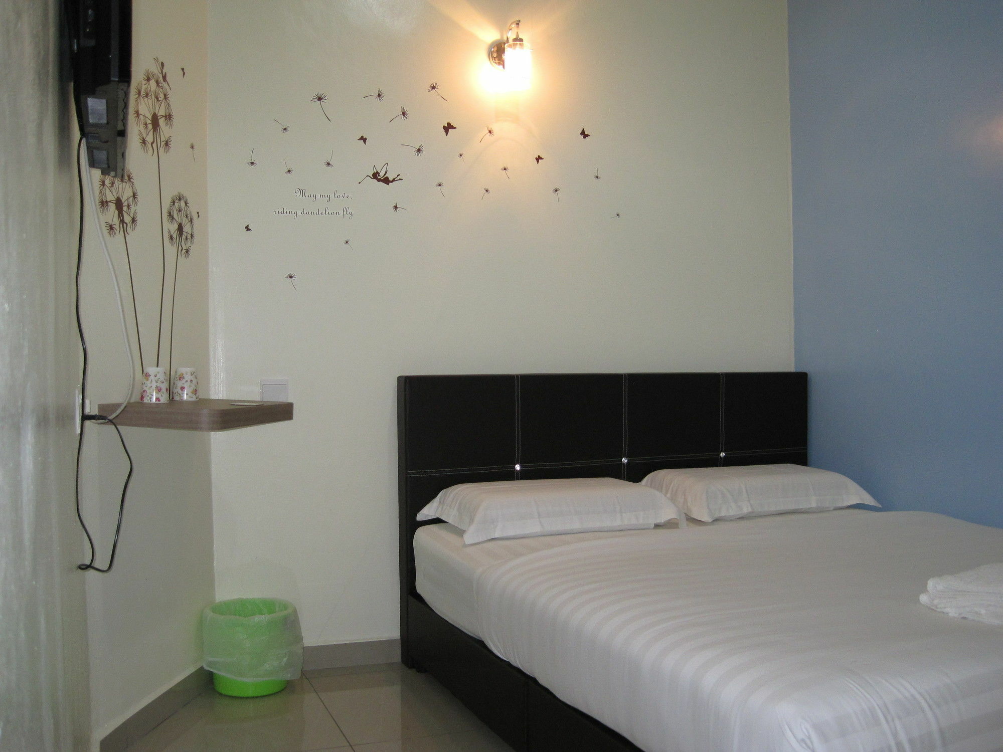 Max Inn Hotel Parit Raja Bagian luar foto